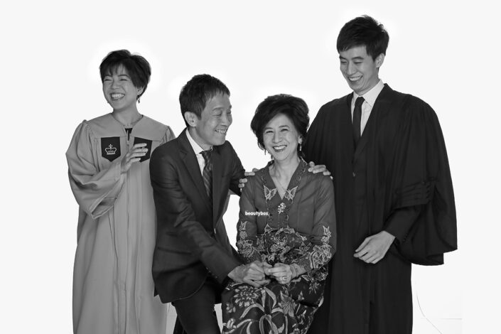 Singapore Graduation family photographer services