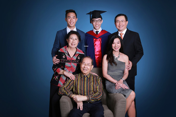 professional graduation photo shoot singapore