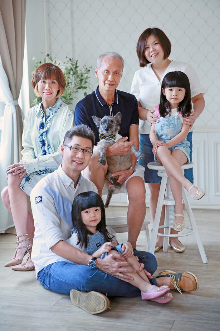 Family Casual and Fun Photo Studio