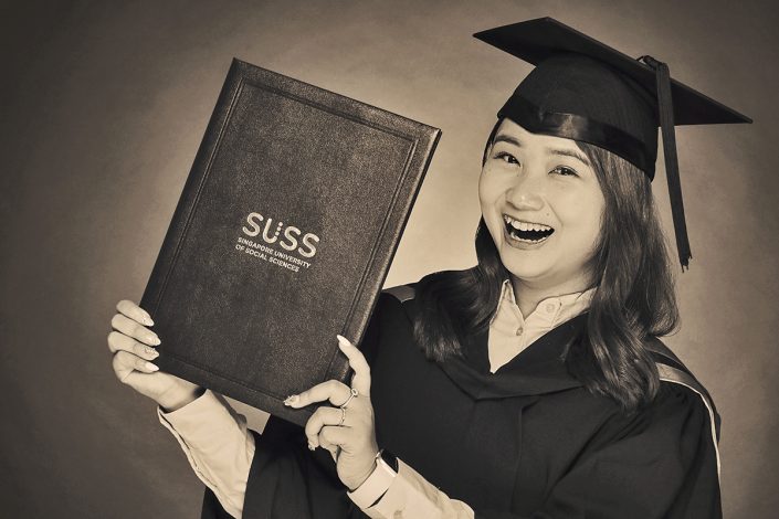 Single Graduation Portrait Photo