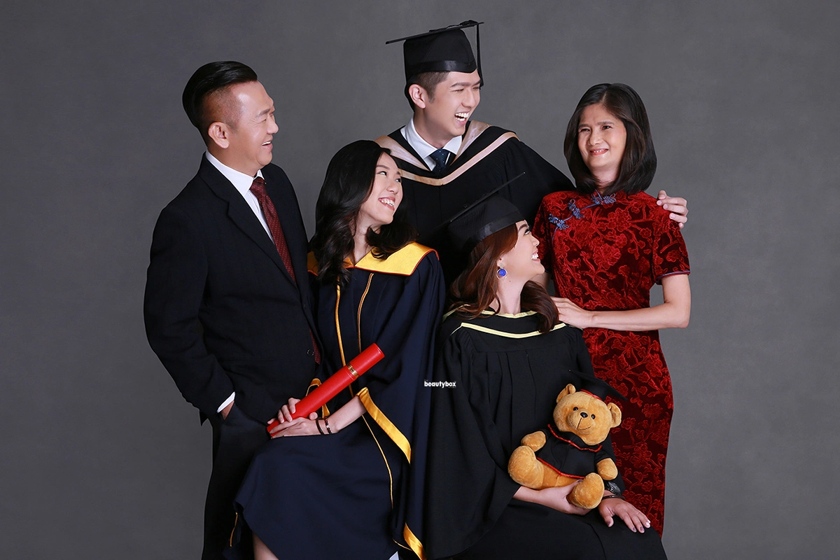 graduation family photoshoot